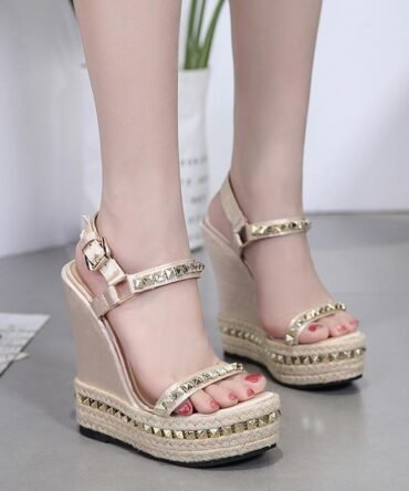 Fashion Temperament Wedge Heel Rivet Women Sandals