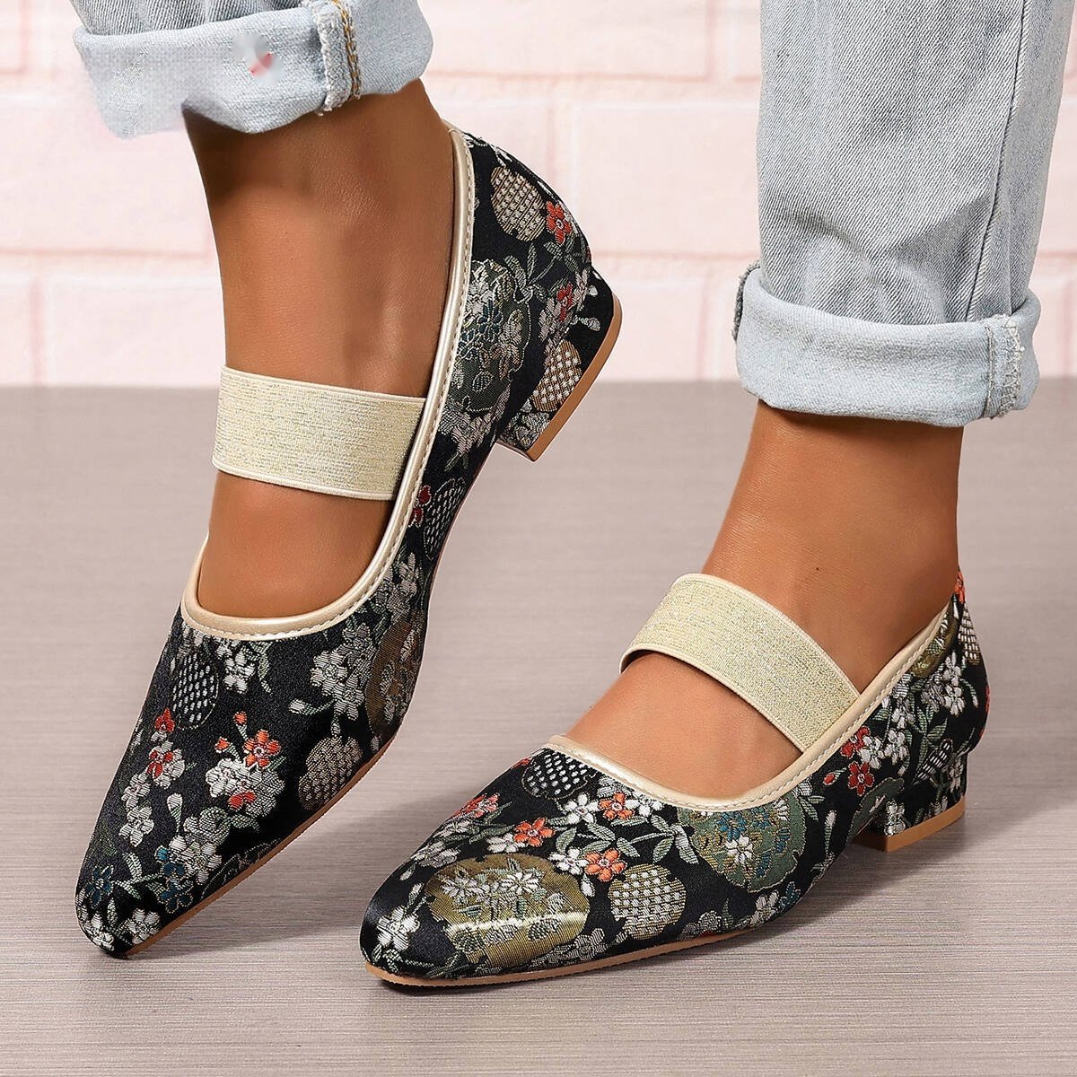Chunky Heel Embroidery Women's Pumps