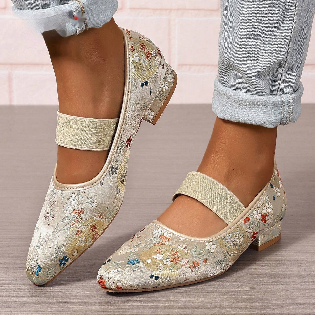 Chunky Heel Embroidery Women's Pumps